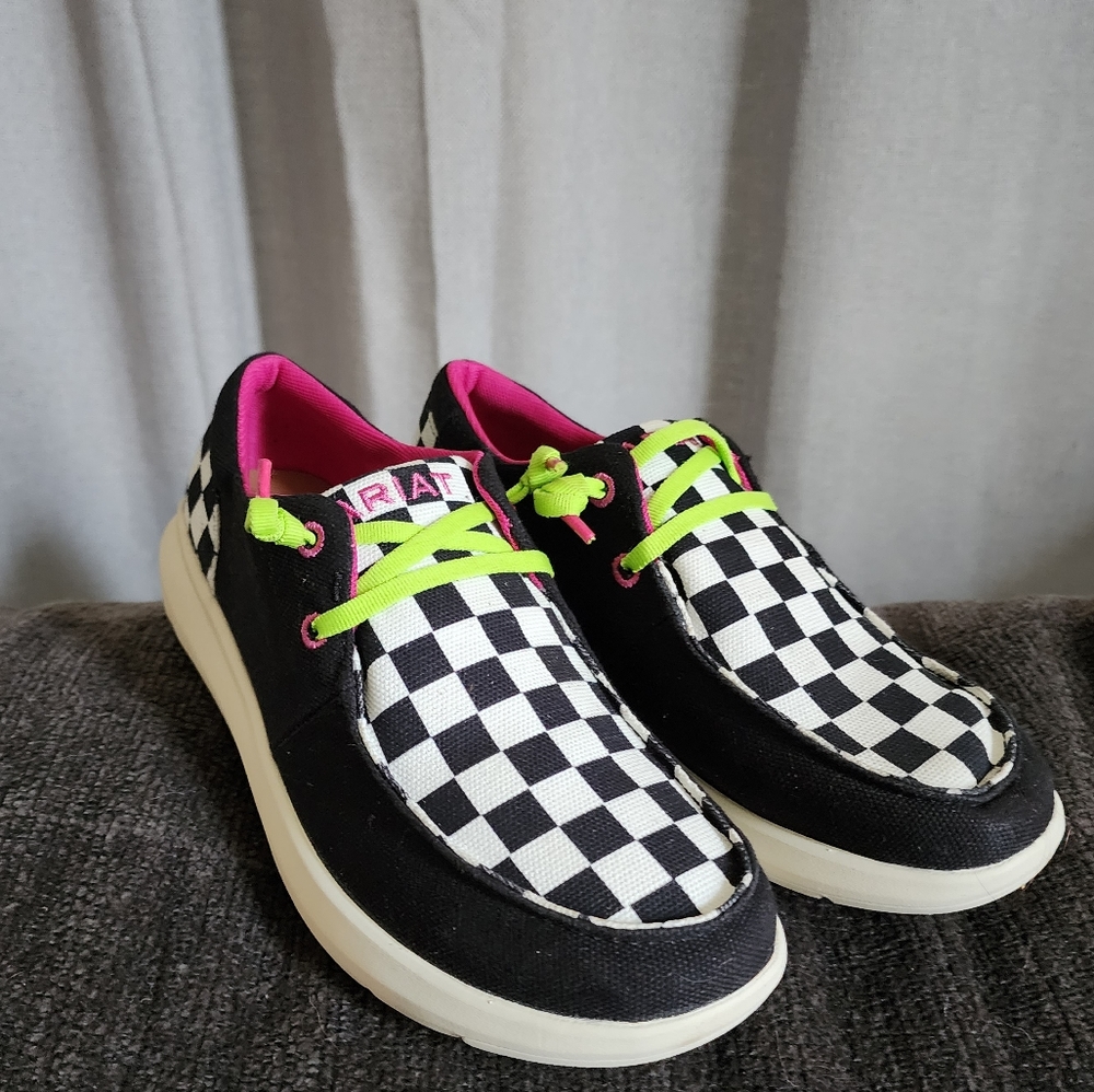 Ariat Hilo Van's print! 7